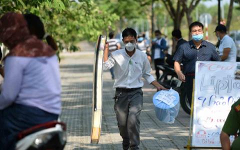 Du học sinh ch&ecirc; c&aacute;ch ly: T&iacute;nh xấu của nh&agrave; gi&agrave;u xổi